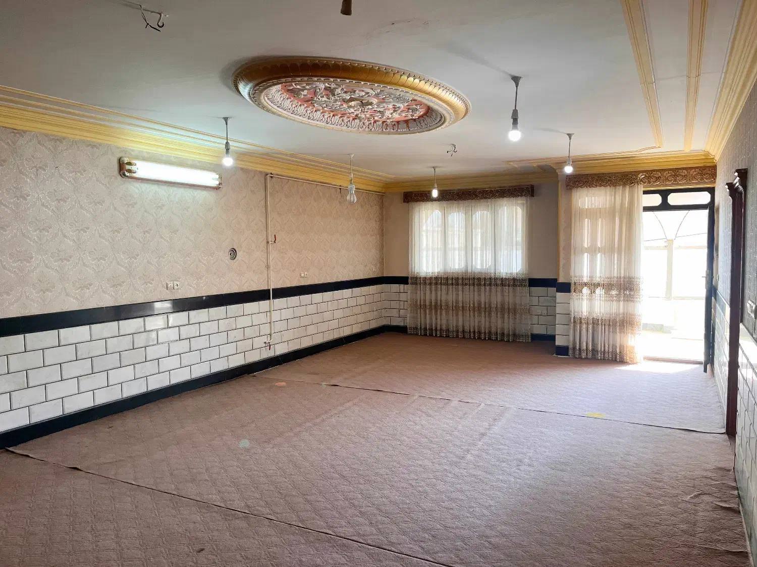 اجاره خانه ویلایی نبش میدان نواب|اجارهٔ خانه و ویلا|آزادشهر, |دیوار