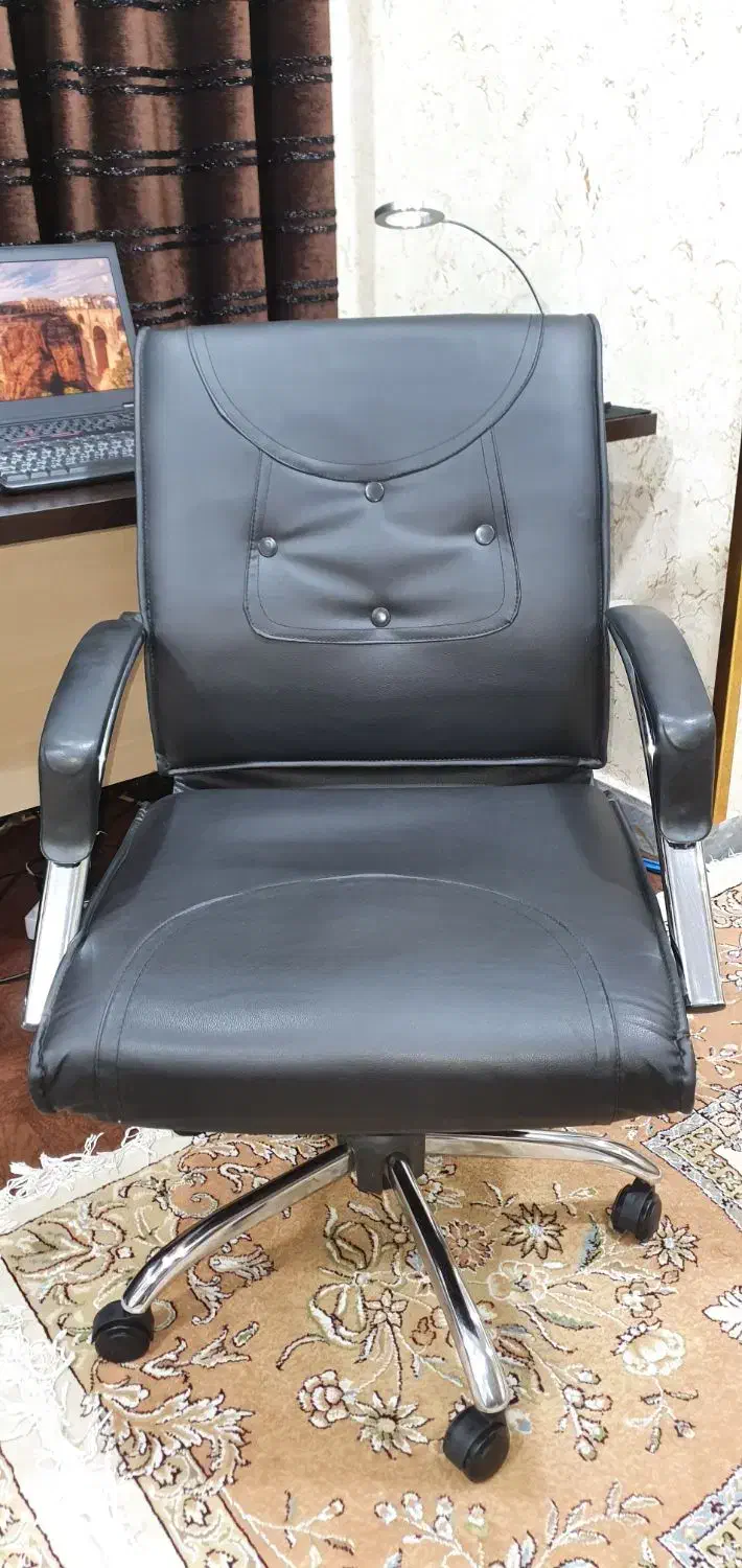 صندلی چرخدار چرمی|صندلی و نیمکت|اندیمشک, |دیوار