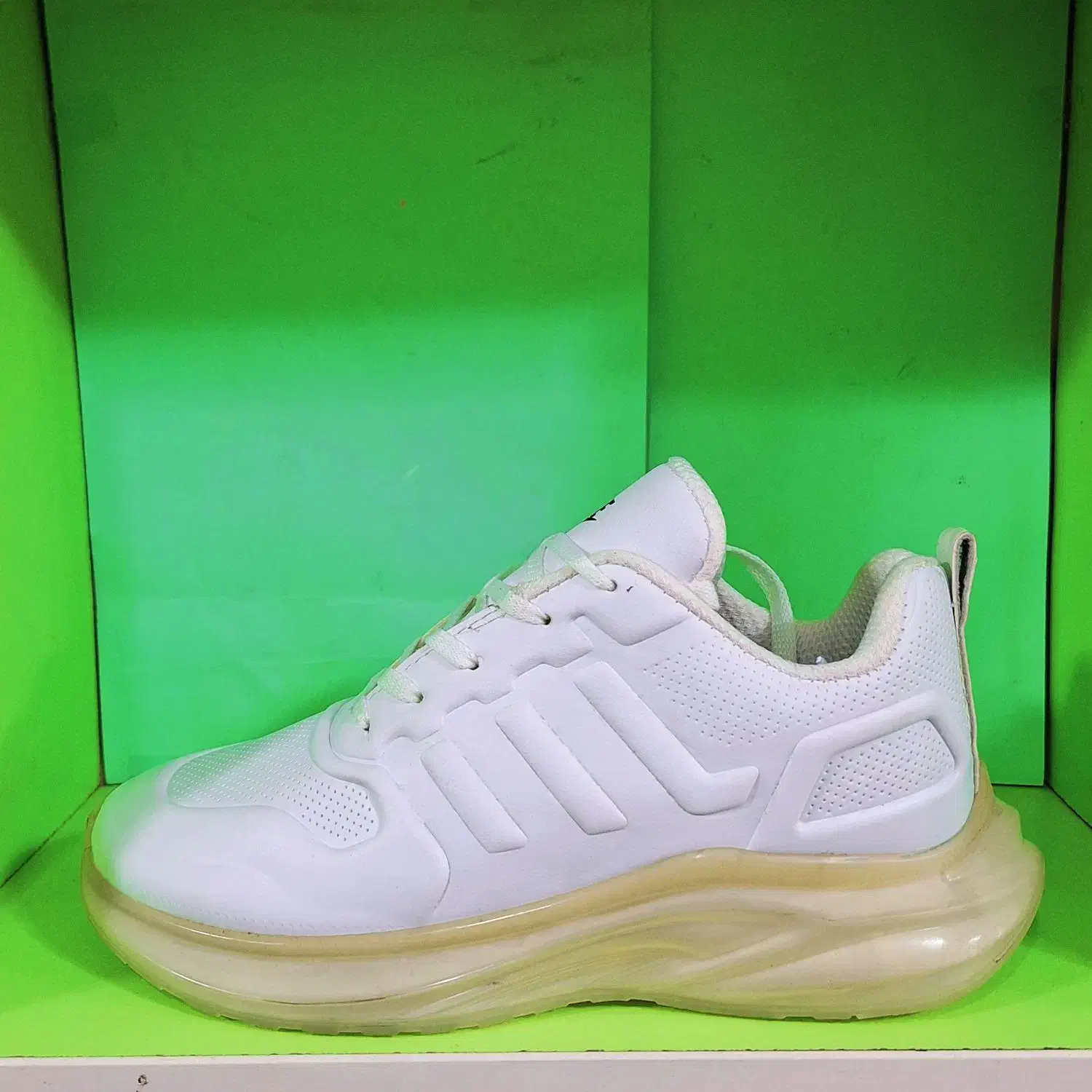 آدیداس زیر کپسولی|کیف، کفش، کمربند|اردبیل, |دیوار