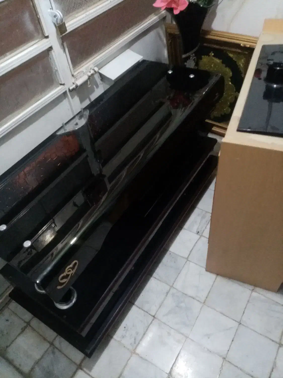 میز تلوزیون شیشه ی|میز تلویزیون|کرمانشاه, |دیوار