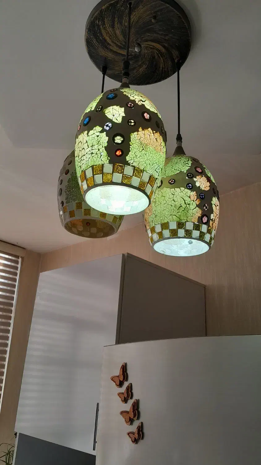 لوستر سالم در حد نو مخصوص اتاق خواب و آشپز خانه|لوستر و چراغ آویز|مشهد, رستگار|دیوار