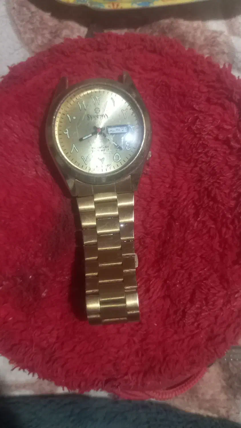 چند اقلام فروشی. به قیمت مناسب|ساعت|زاهدان, |دیوار