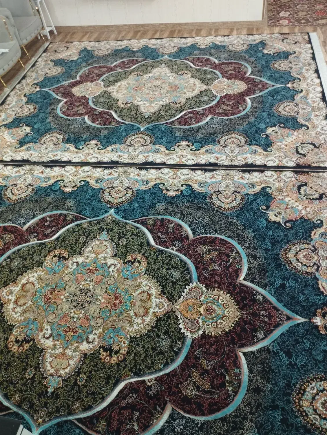 فرش ۷۰۰ شانه دو تا فرش باهم ۲۷ تومن|فرش|قزوین, |دیوار