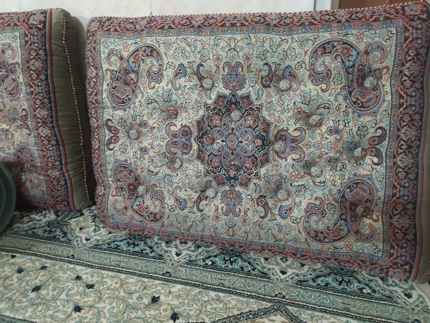 پشتی|پشتی|قنوات, |دیوار