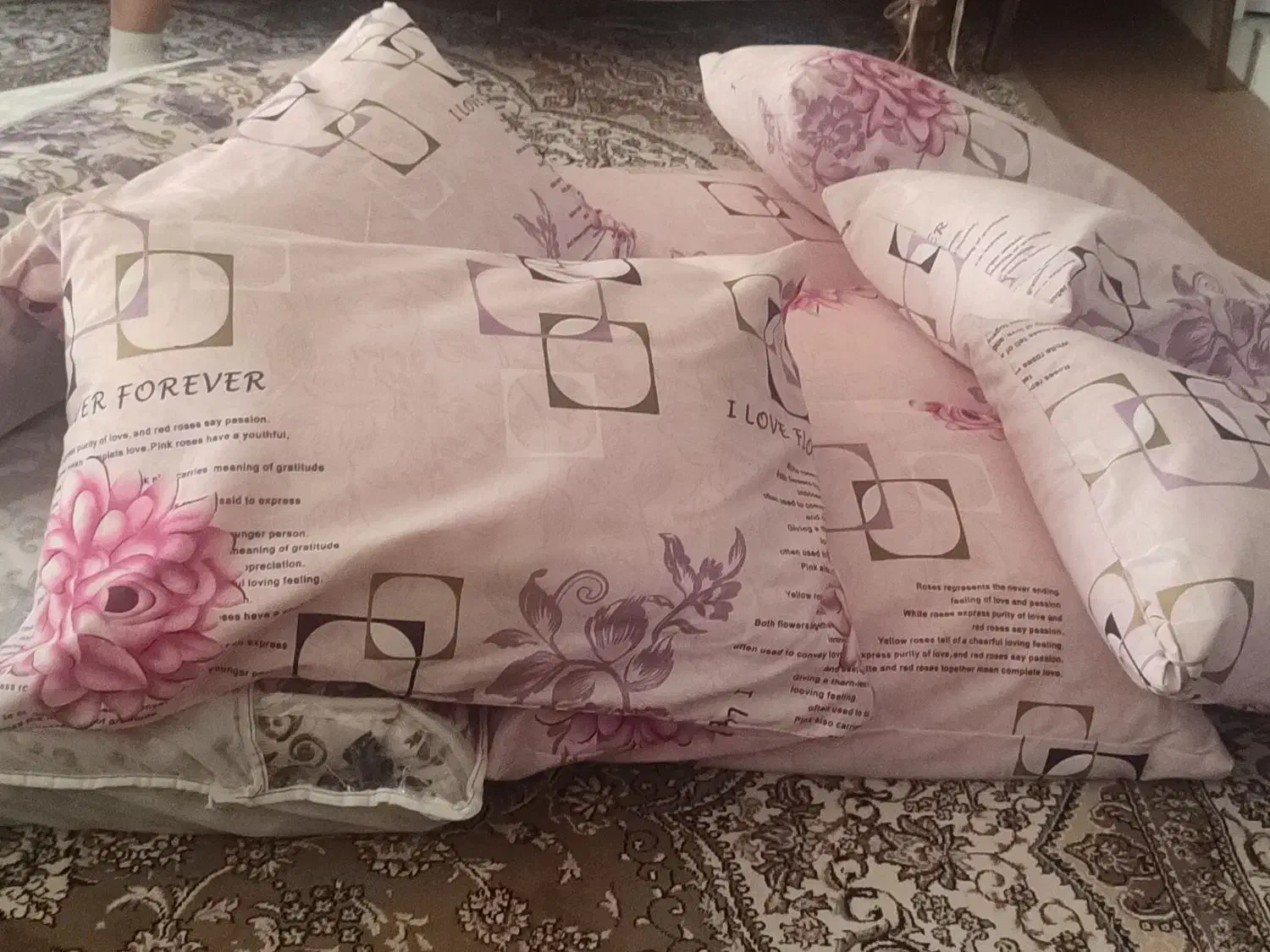 تشک و بالشت|رختخواب، بالش، پتو|نجفآباد, یزدانشهر|دیوار