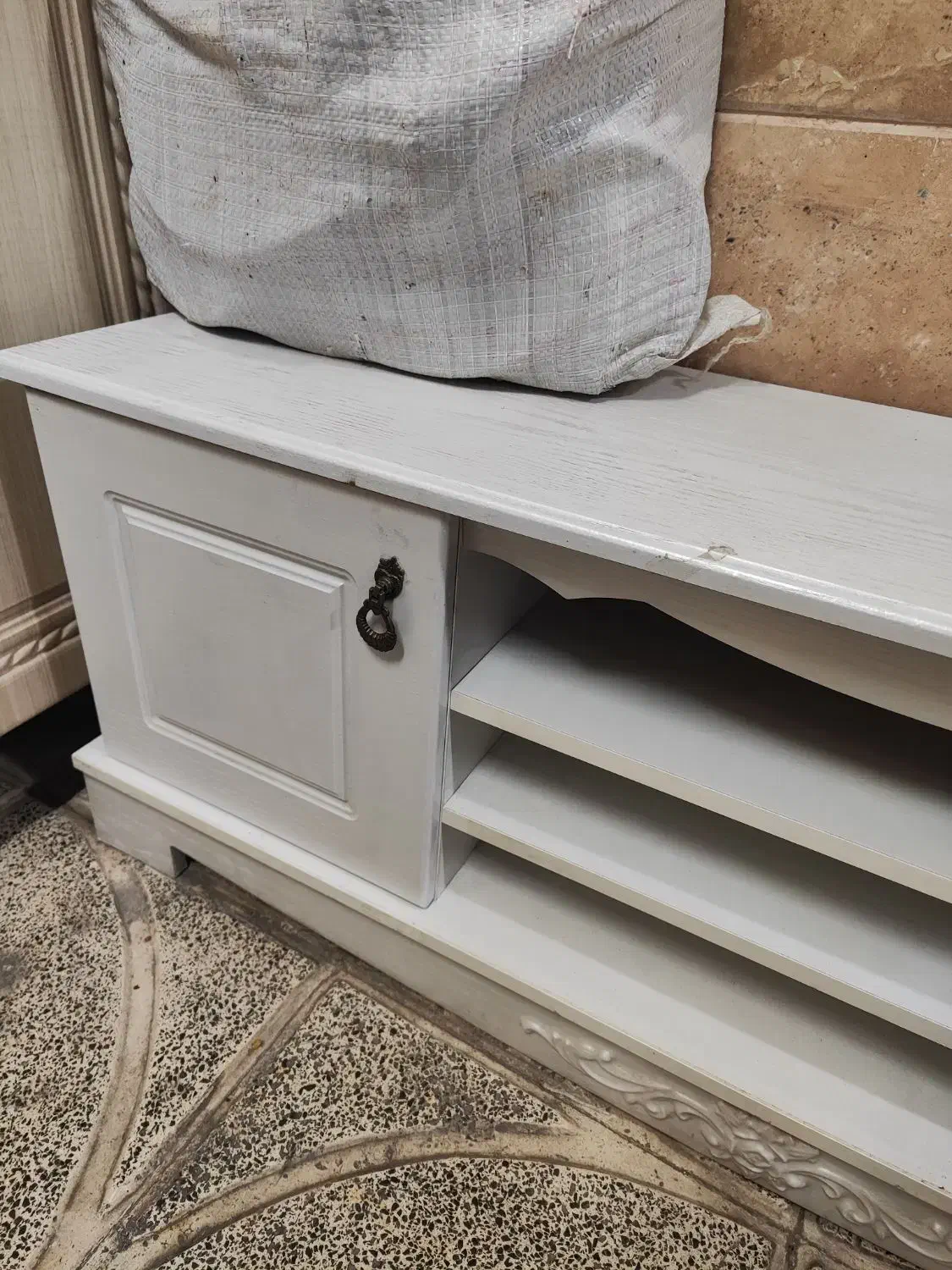 میز تلویزیون نونو|میز تلویزیون|ری, علایین|دیوار