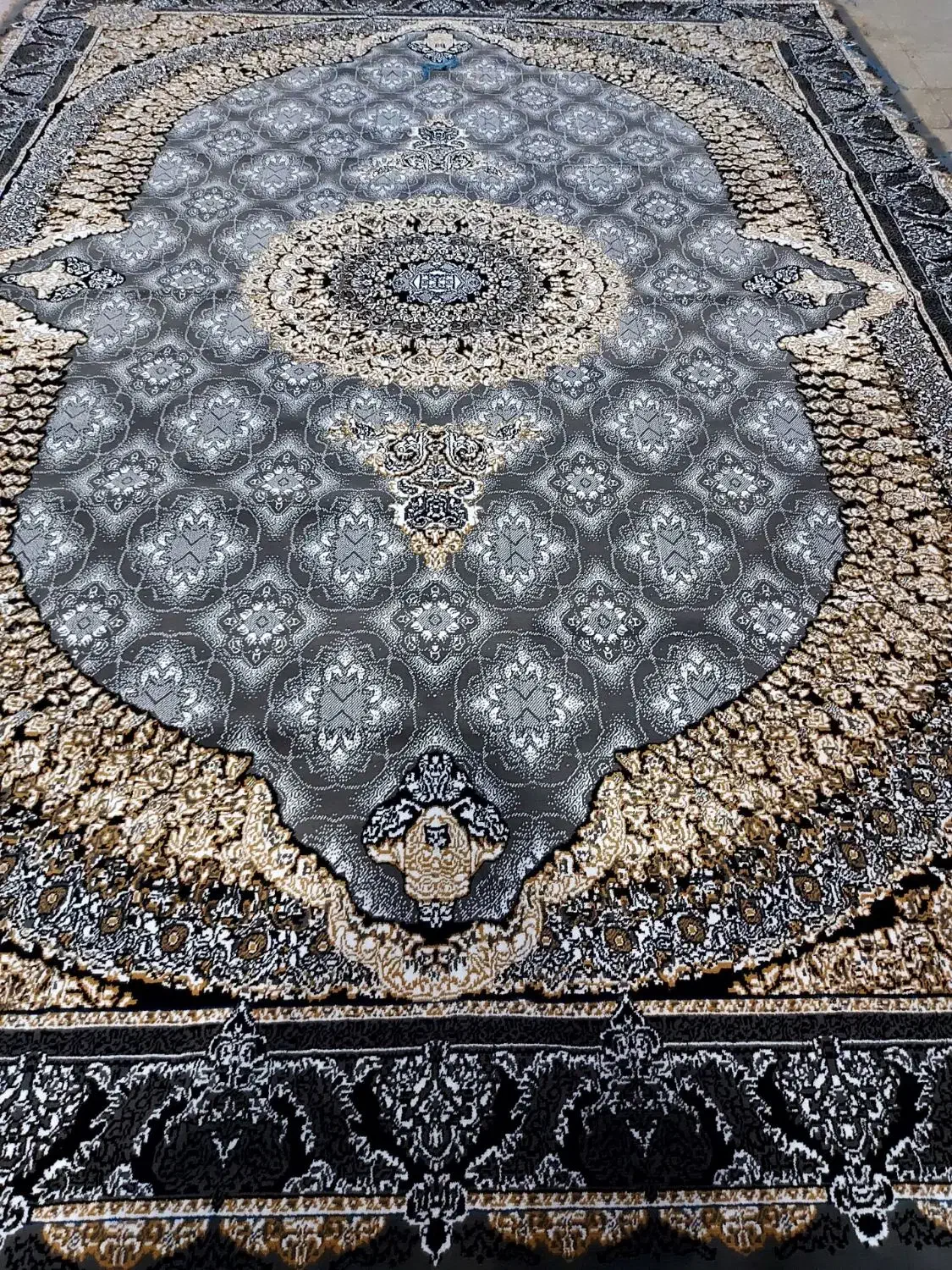 فرش ۱۲متری ۲۰۰۲۵۰۰۰(فروشگاه فرش سعید)|فرش|زاهدان, |دیوار