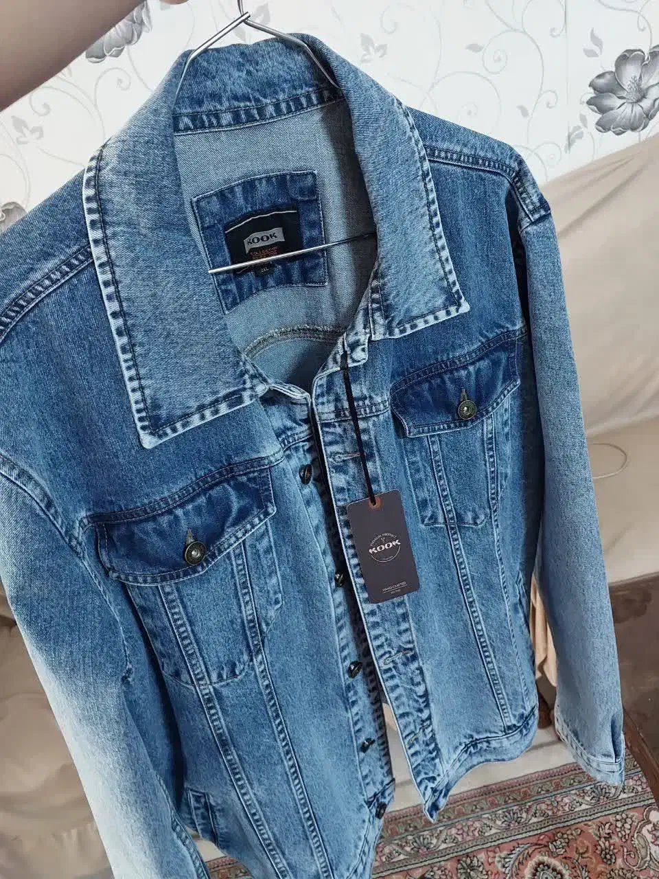 کت لی|لباس|مشهد, دانشجو|دیوار