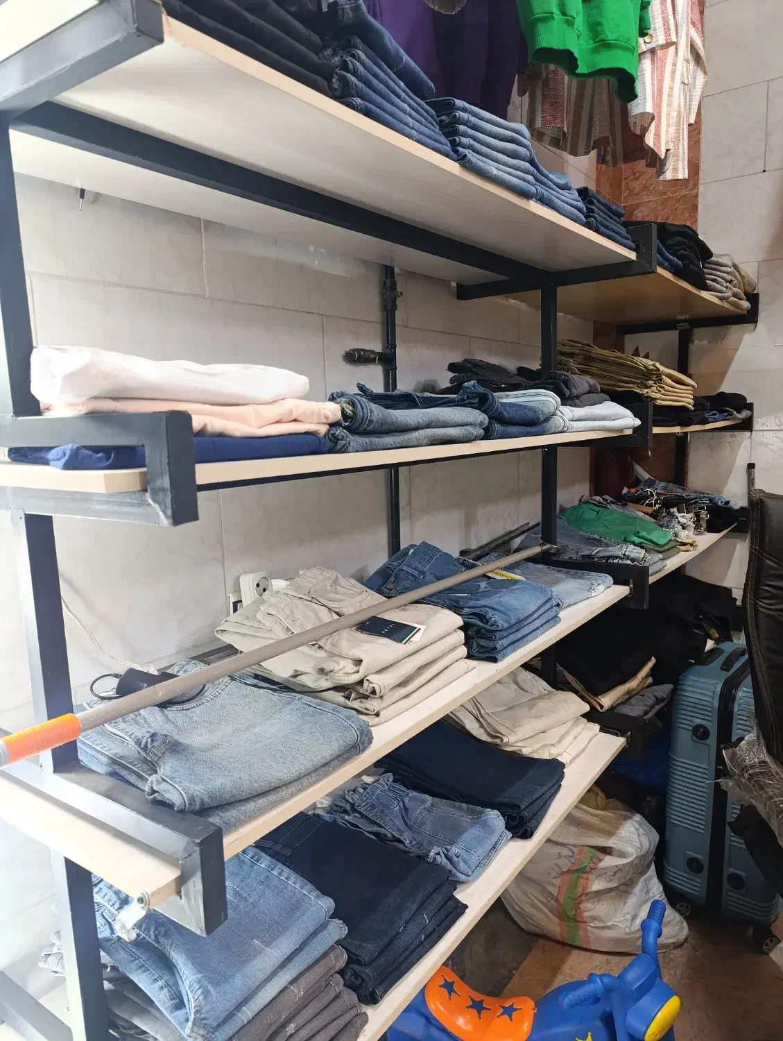 فروش شلوار و لباس زنانه و دخترانه به علت جمع اوری|لباس|نظرآباد, نظرآباد|دیوار