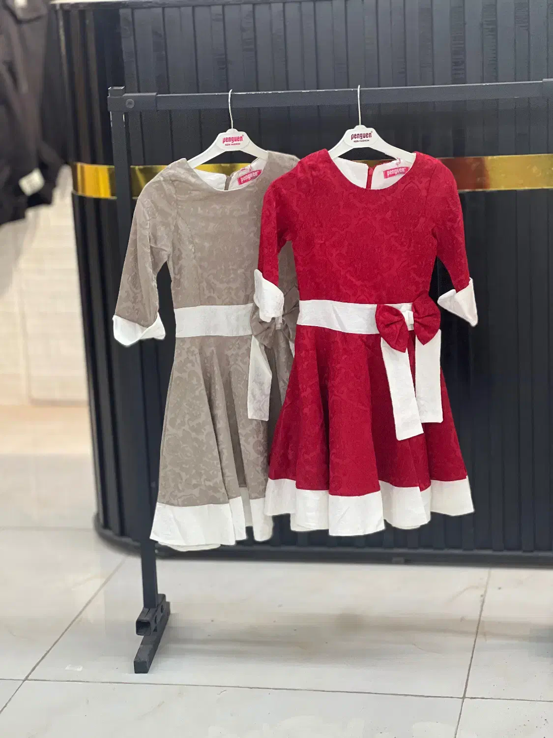 فروش عمده ۳۰۰ تومن|لباس|مشهد, ده دی|دیوار