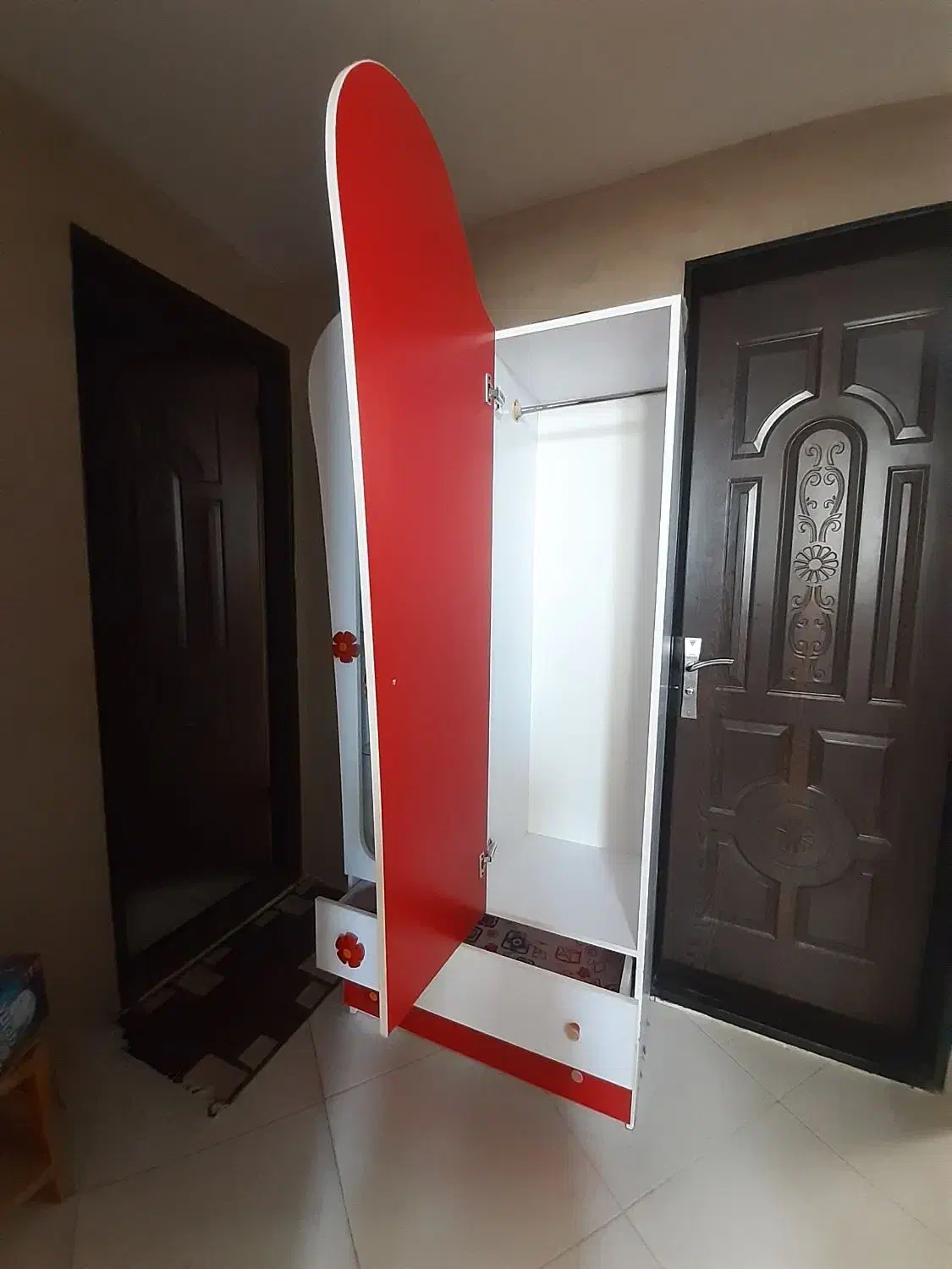 کمد نوجوان|جاکفشی، کمد، دراور|بجنورد, |دیوار