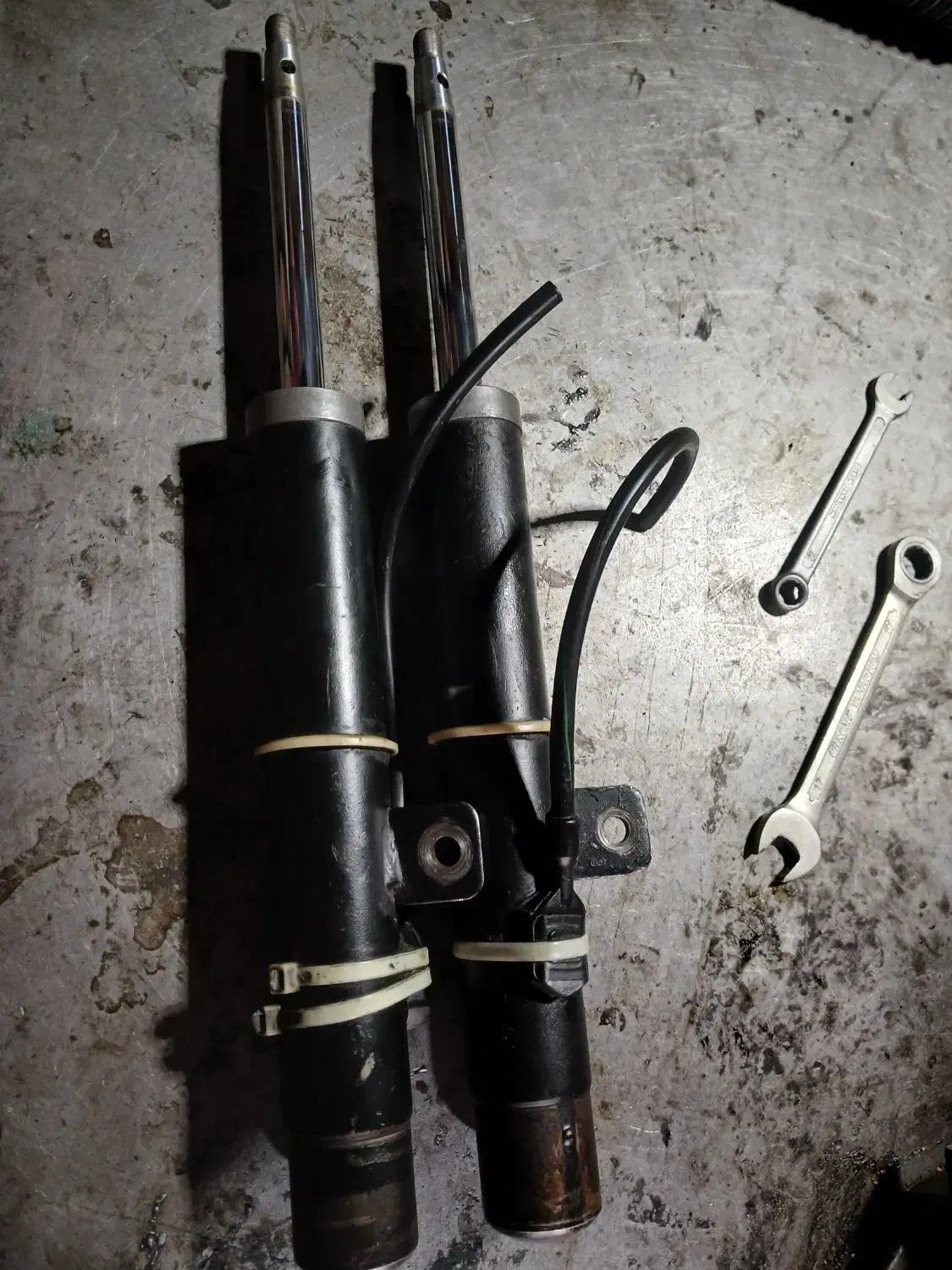 کمک‌زانتیا|قطعات یدکی و لوازم جانبی|شیراز, دروازه قران|دیوار