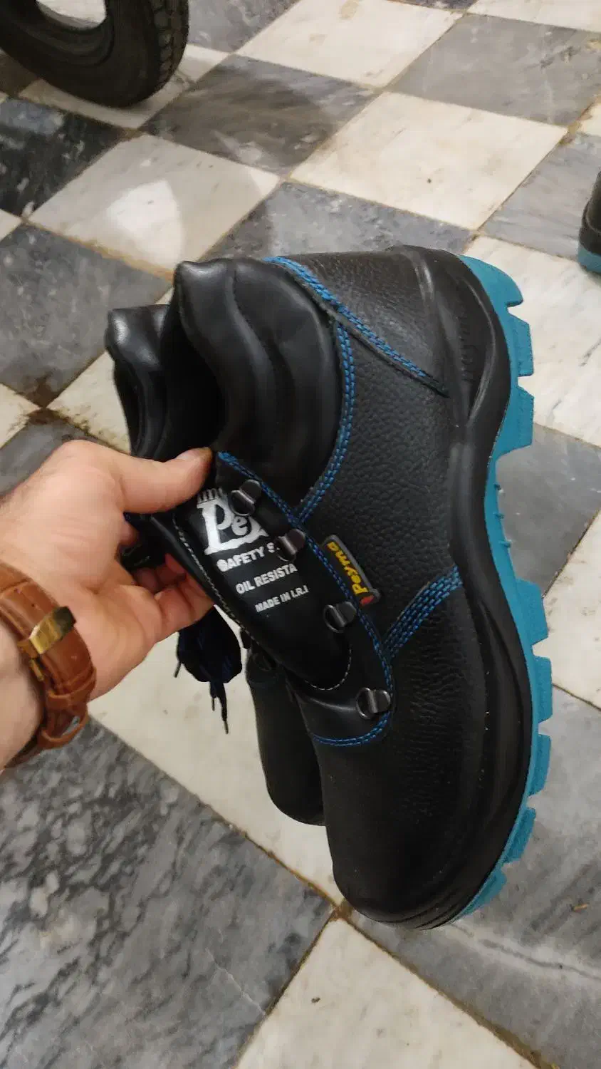 کفش کار ایمنی|کیف، کفش، کمربند|شلمان, |دیوار