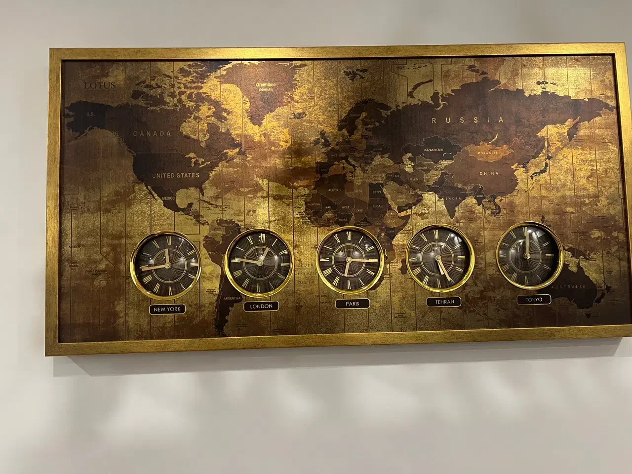 دوعدد لوستر یه عدد ساعت ویک میز زیر تلوزیون|لوستر و چراغ آویز|کرمانشاه, |دیوار