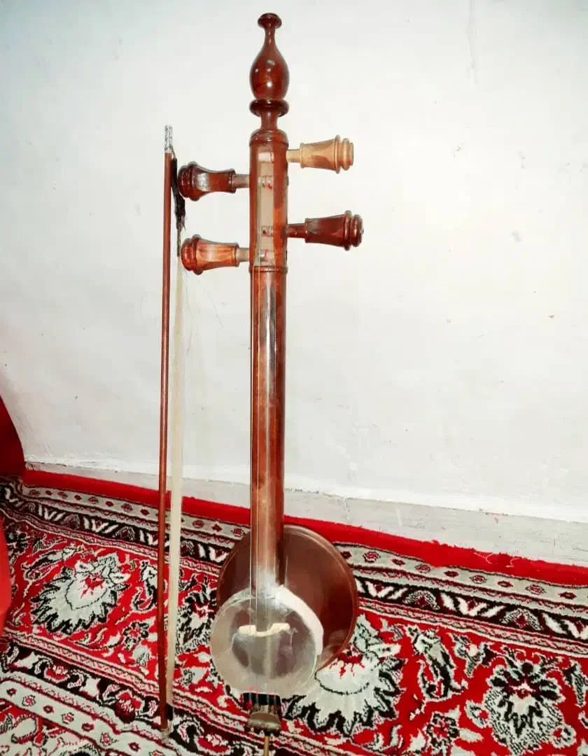 کمانچه چوب گردو|سازهای سنتی|اندیمشک, |دیوار