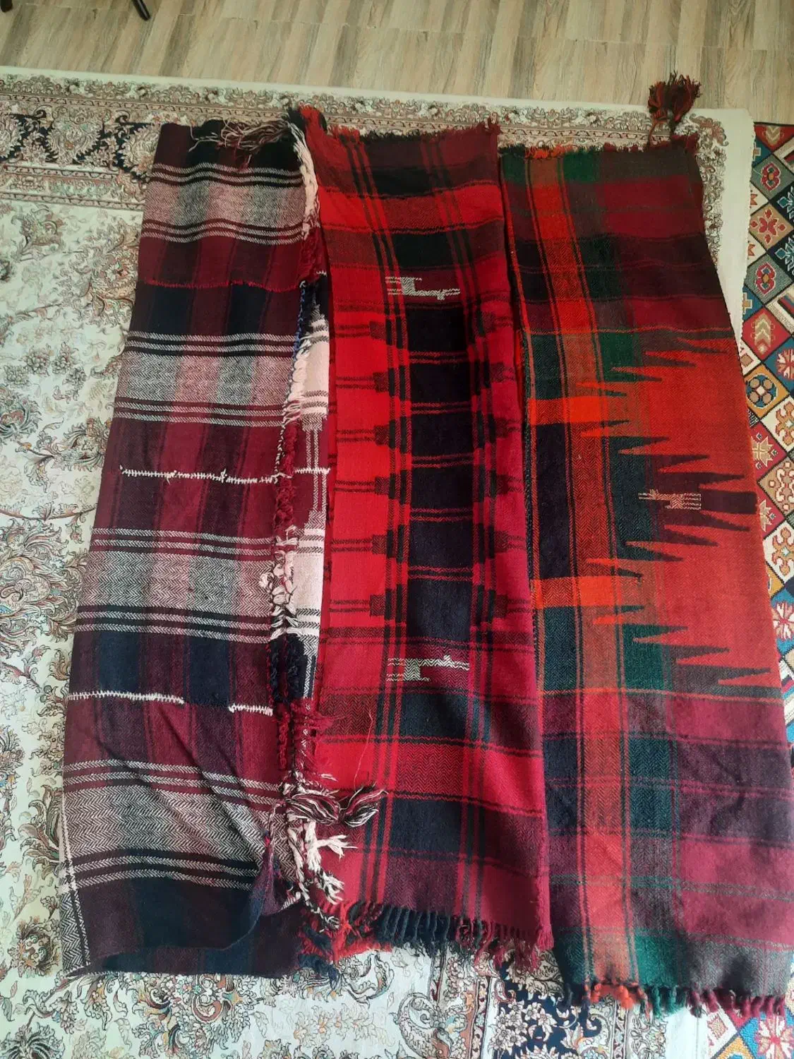 ۳ عدد موج|گلیم، جاجیم، گبه|کرمانشاه, |دیوار