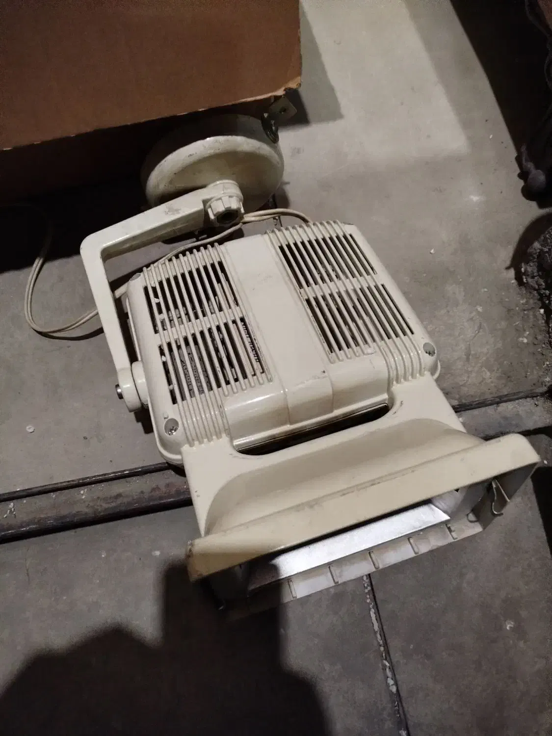 پروژکتور|لامپ و چراغ|تبریز, |دیوار