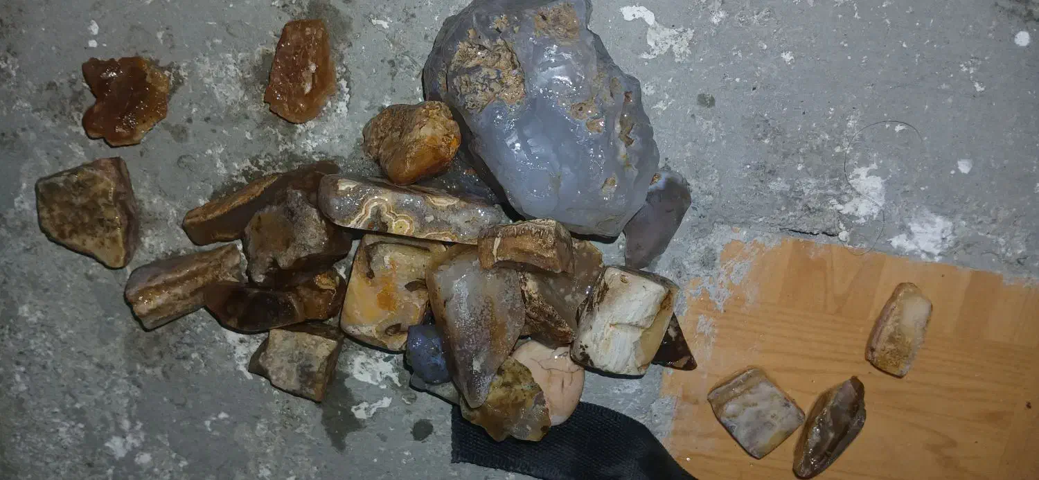 سنگ معدنی عقیق خام|جواهرات|میاندوآب, |دیوار