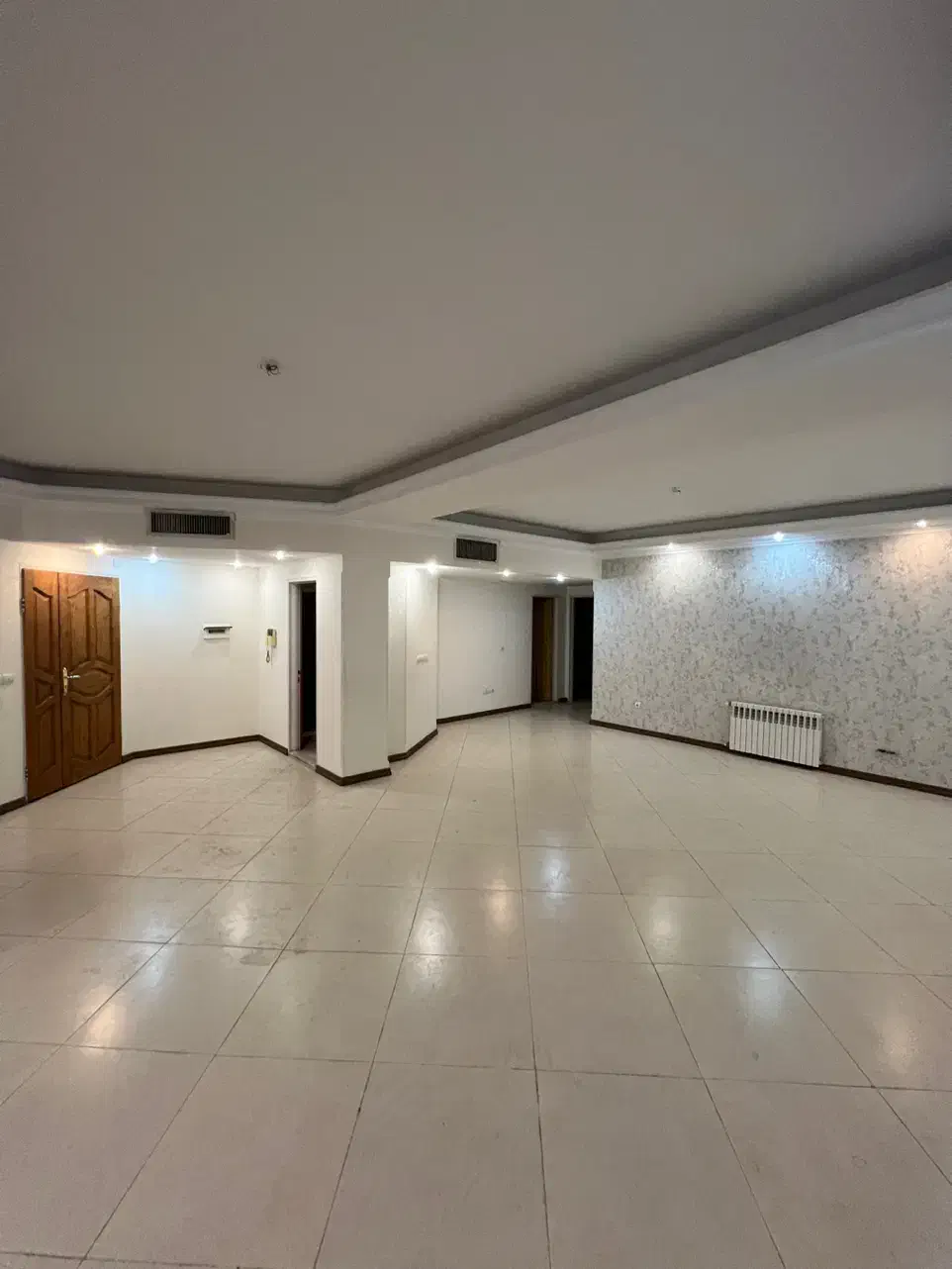 کوهک، خ سحر، ۱۳۰متر، دوخواب، پارکینگ انبار اسانسور