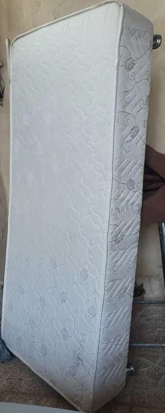 تخت یک نفره رویال با پایه باکس دار|تخت و سرویس خواب|هشتگرد, شهرک ولیعصر (مصلی)|دیوار