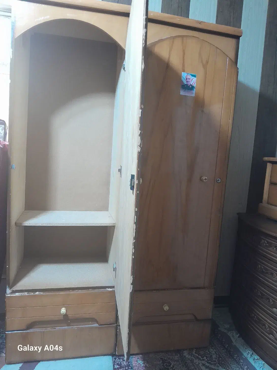 کمد لباس ودراور|جاکفشی، کمد، دراور|قم, طلاب غیر ایرانی|دیوار