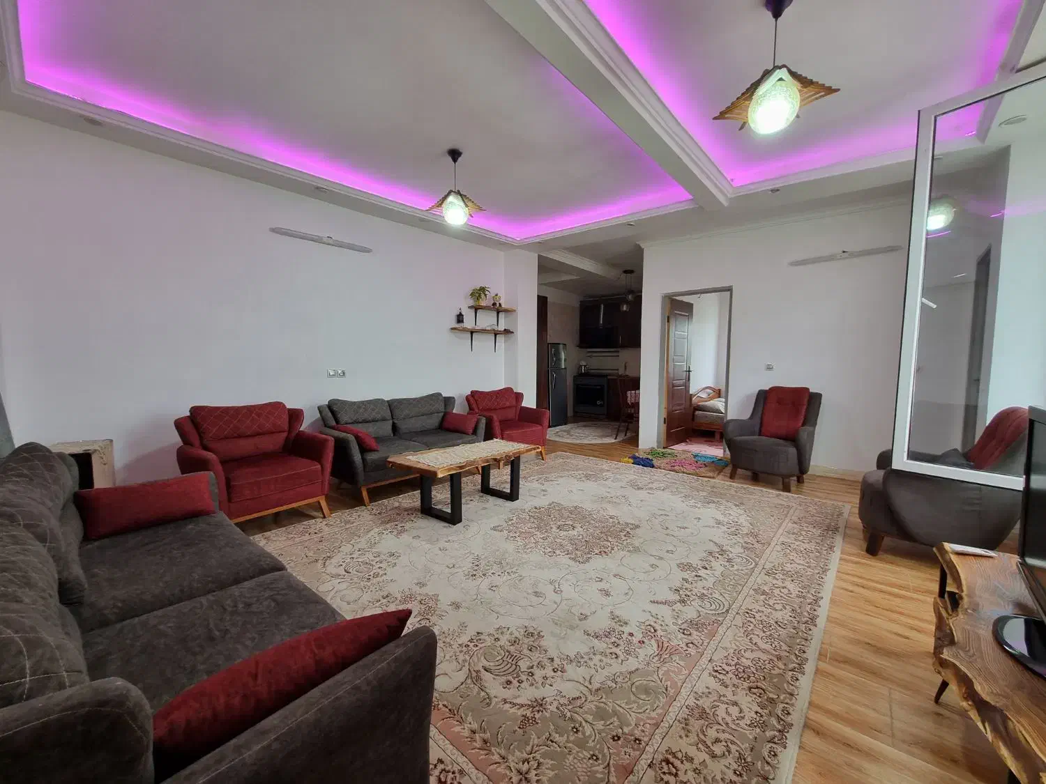 اجاره سوییت نوساز|اجارهٔ کوتاه‌مدت آپارتمان و سوئیت|قائم‌شهر, |دیوار