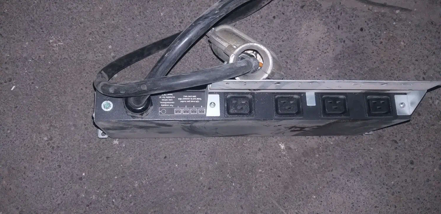 PDU رکمونت 1یونیت|مودم و تجهیزات شبکه|کرج, جهان‌شهر|دیوار