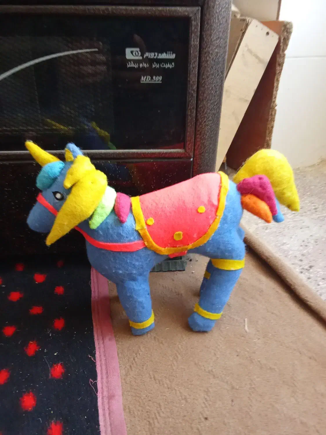 اسب وپنگون|اسباب‌‌بازی|شیروان (خراسان), |دیوار