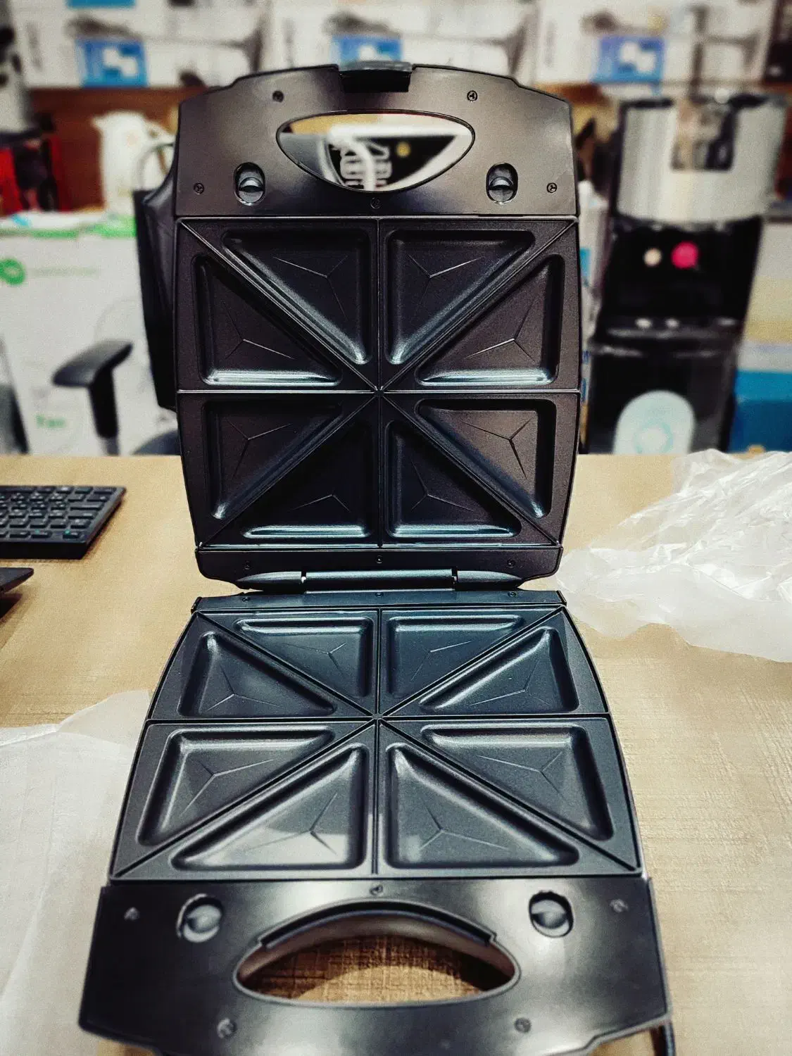 ساندویچ ساز ۲کاره بلکاندیکر|سایر لوازم برقی|قشم, |دیوار