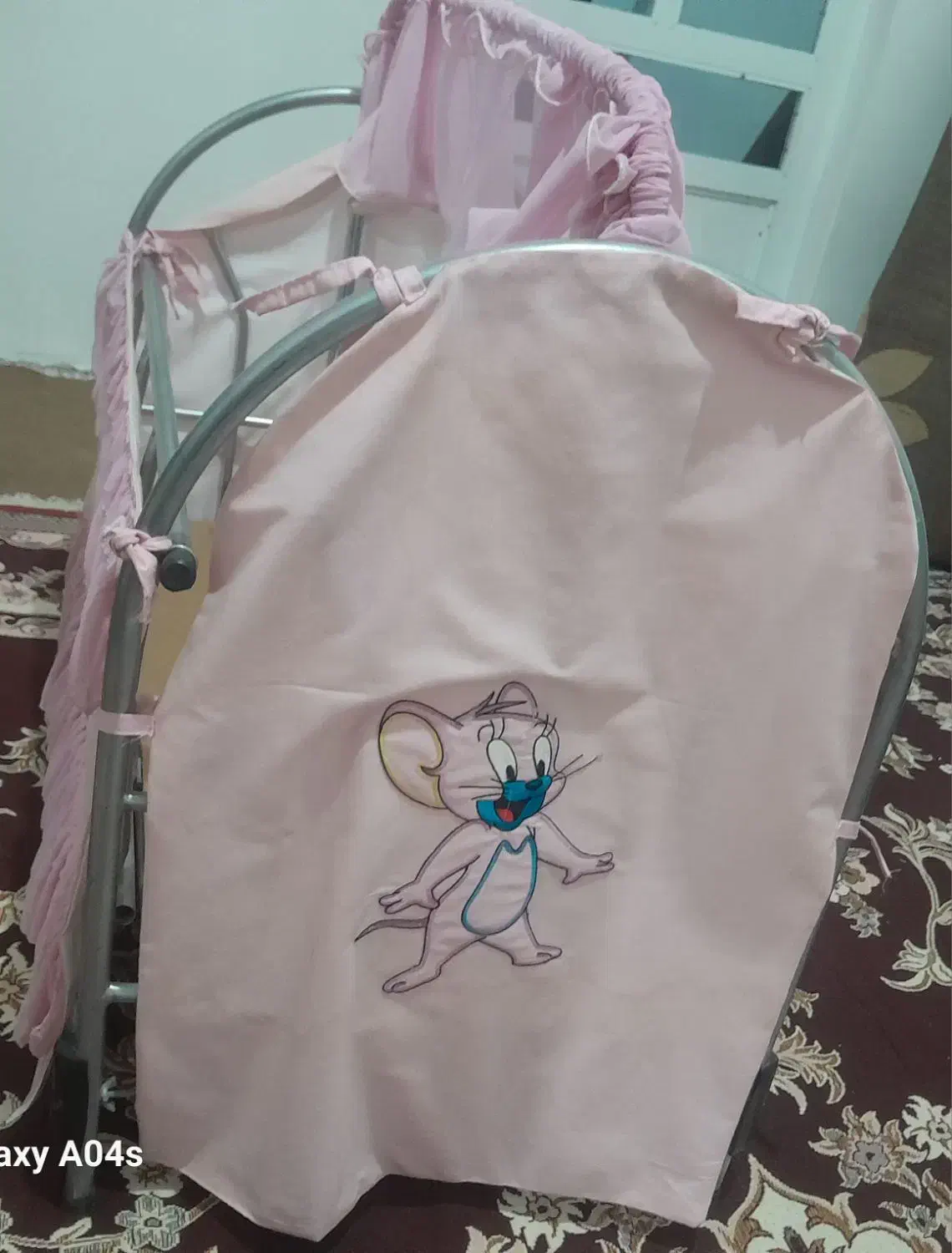 گهواره دخترانه|تخت و صندلی بچه|خوی, |دیوار