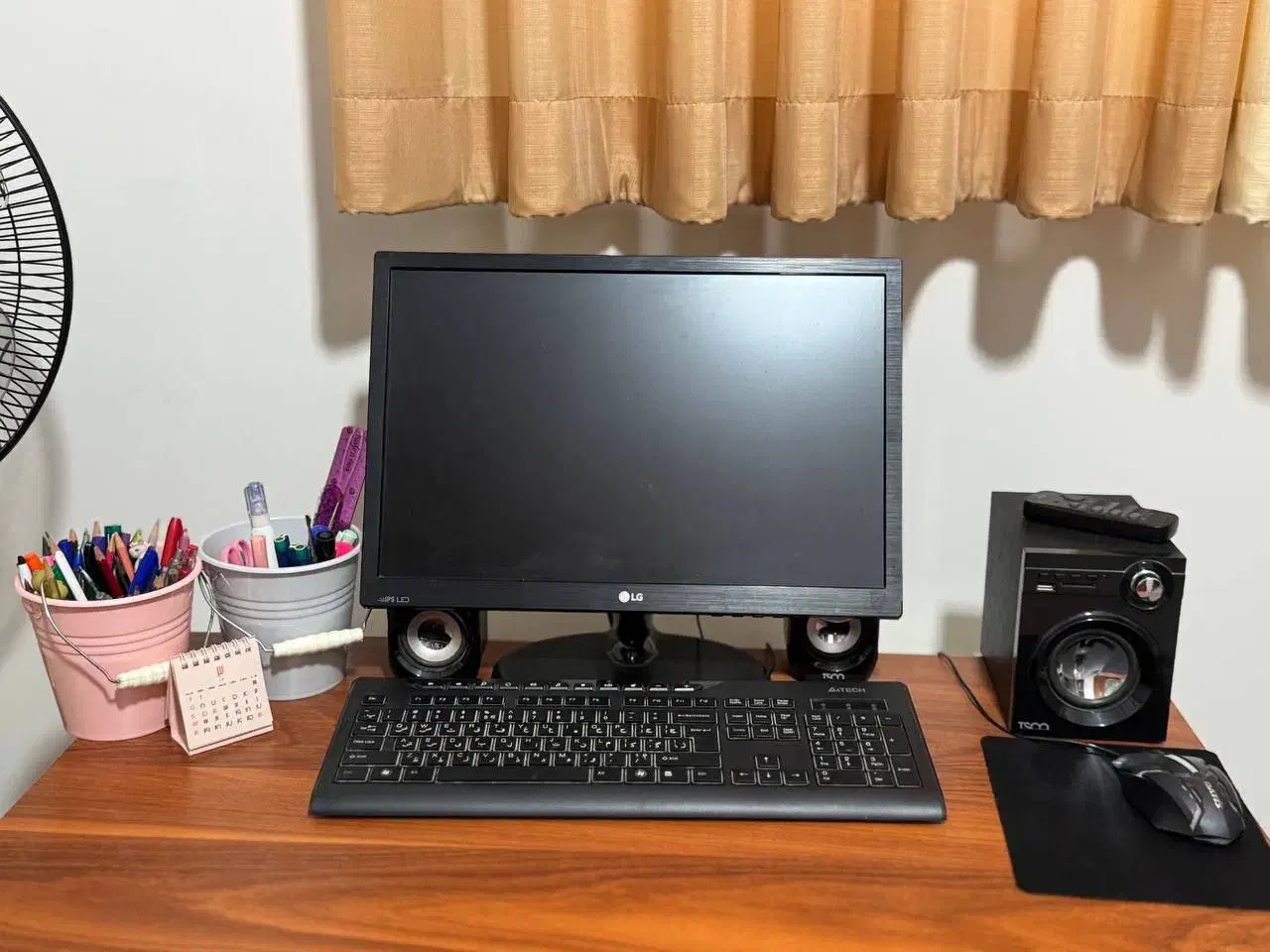 یک ست کامل کامپیوتر  کیس، کامپیوتر، موس و کیبورد .|رایانه رومیزی|کرج, گلشهر|دیوار