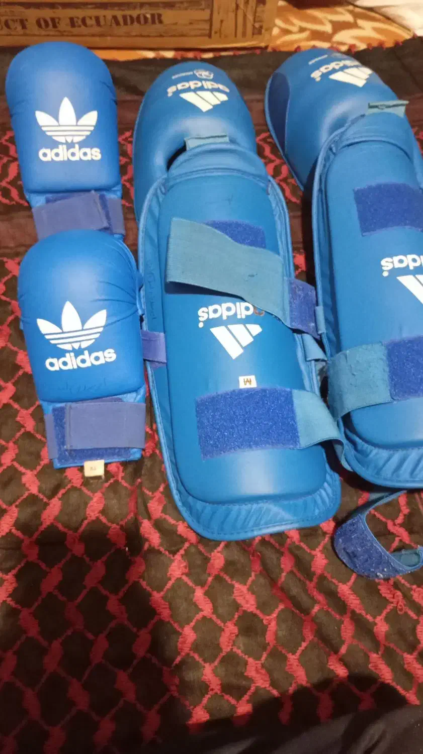 دستکش و روپایی ست آدیداس حرفه ای|تجهیزات ورزشی|سیرجان, |دیوار