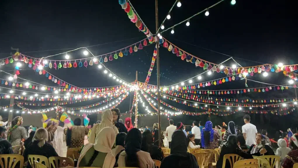 کرایه میز و صندلی ولامپ وگمپول وچمن|خدمات پذیرایی، مراسم|برازجان, |دیوار