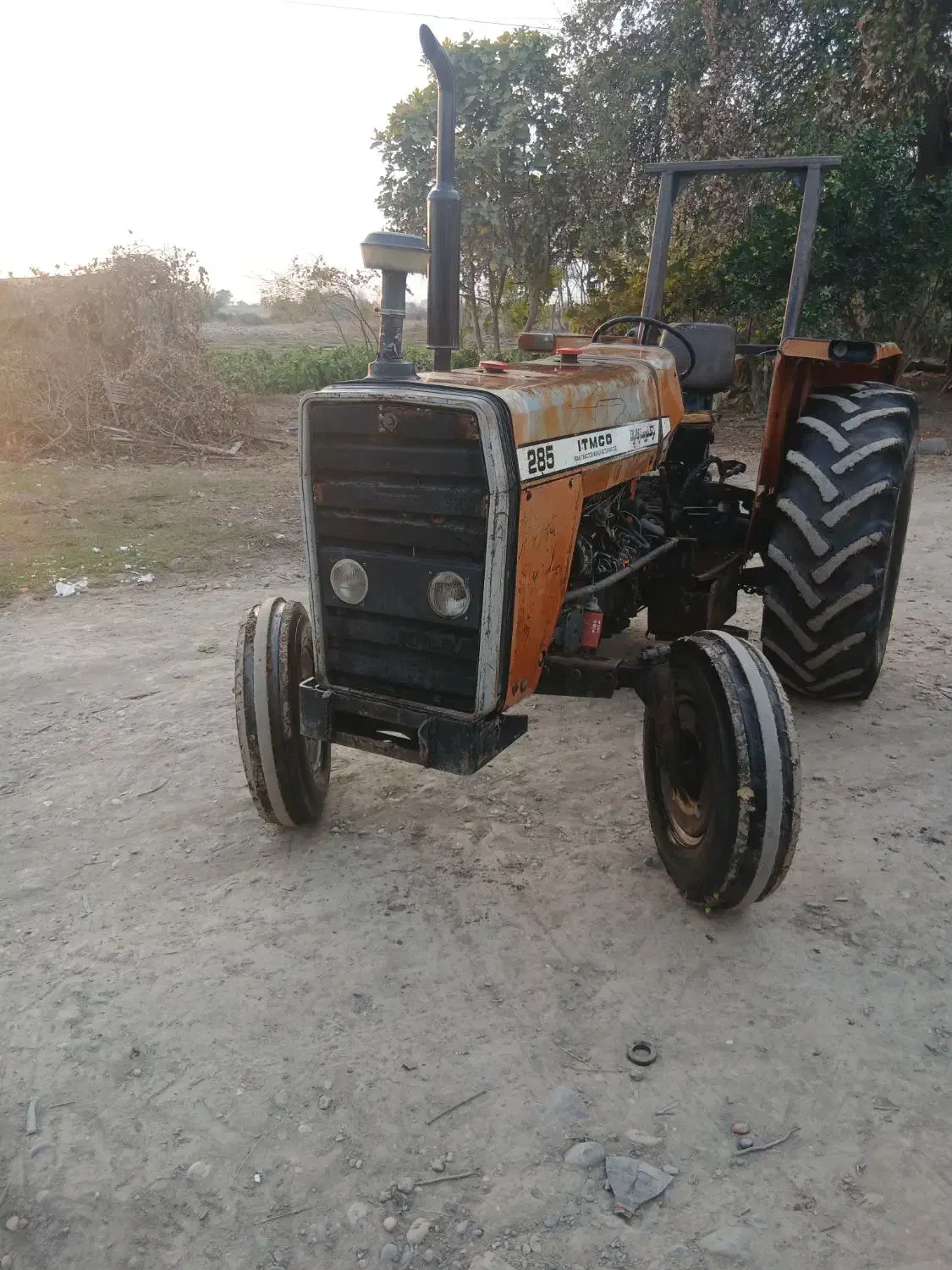 فرگوسن مدل۸۱|خودرو سنگین|گنبد کاووس, |دیوار