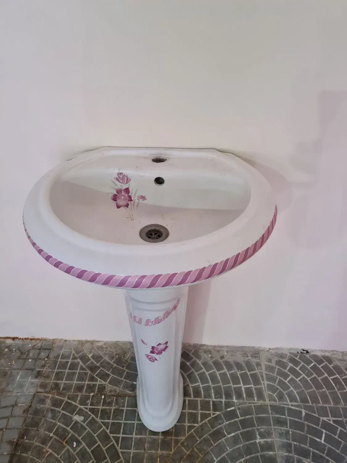 روشویی در حد نو|مصالح و تجهیزات ساختمان|تبریز, |دیوار