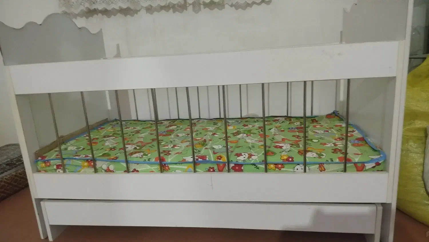 تخت کودک|تخت و سرویس خواب|سردرود, |دیوار