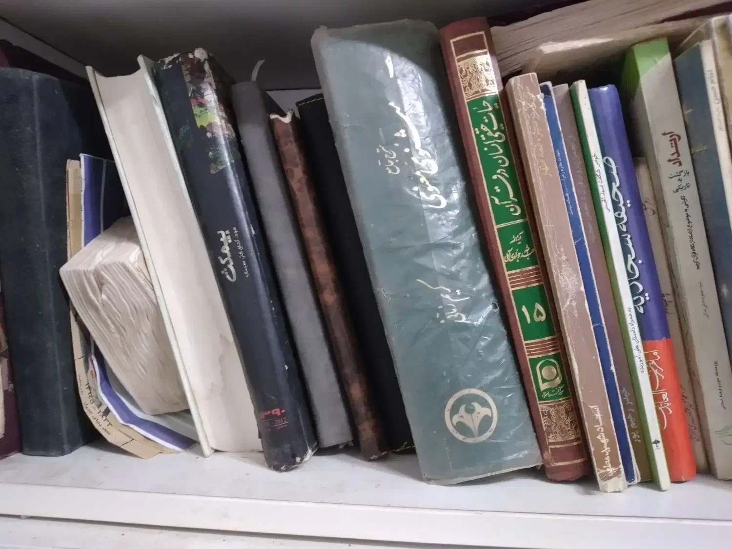 مقداری ۶۰ جلد کتاب قیمت مناسب فروشی تک فروش نیست|کتاب و مجله تاریخی|شاهرود, |دیوار