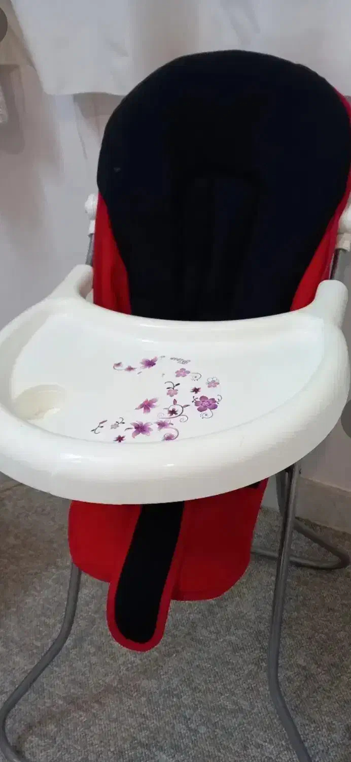 صندلی غذای کودک تاشو|تخت و صندلی بچه|قم, براسون|دیوار