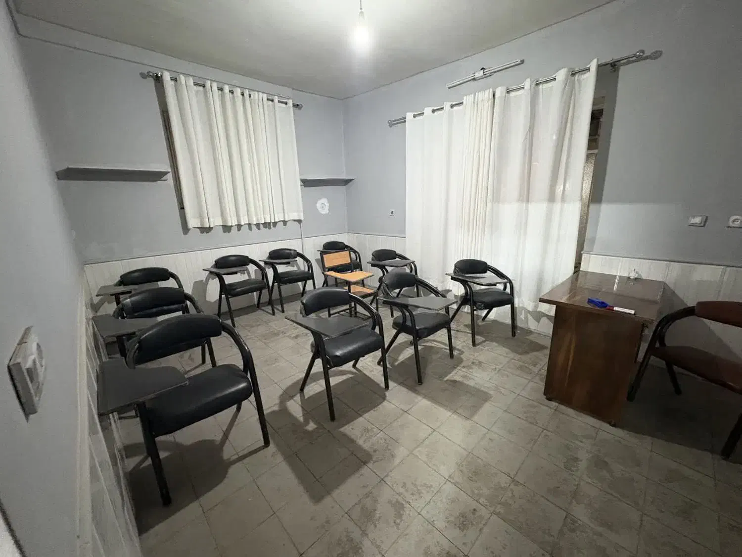 فضای کار اشتراکی|اجارهٔ کوتاه‌مدت دفتر کار و فضای آموزشی|نیشابور, شهید جعفری|دیوار