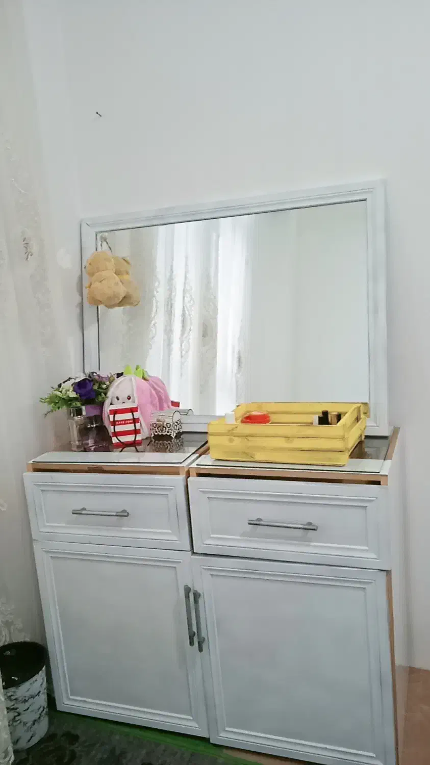 میز آرایش|میز و صندلی غذاخوری|سلماس, |دیوار