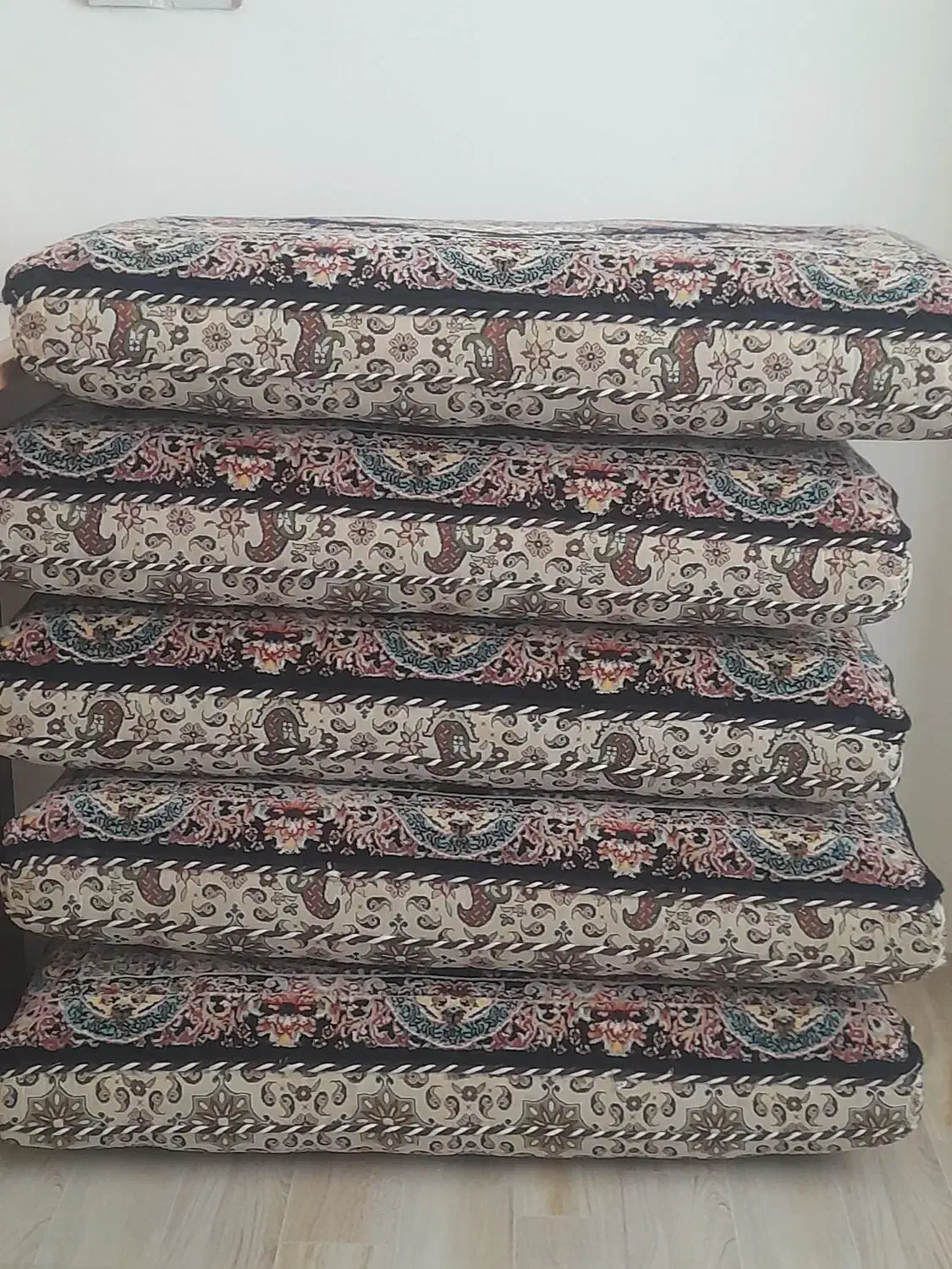 پشتی|پشتی|بیجار, |دیوار