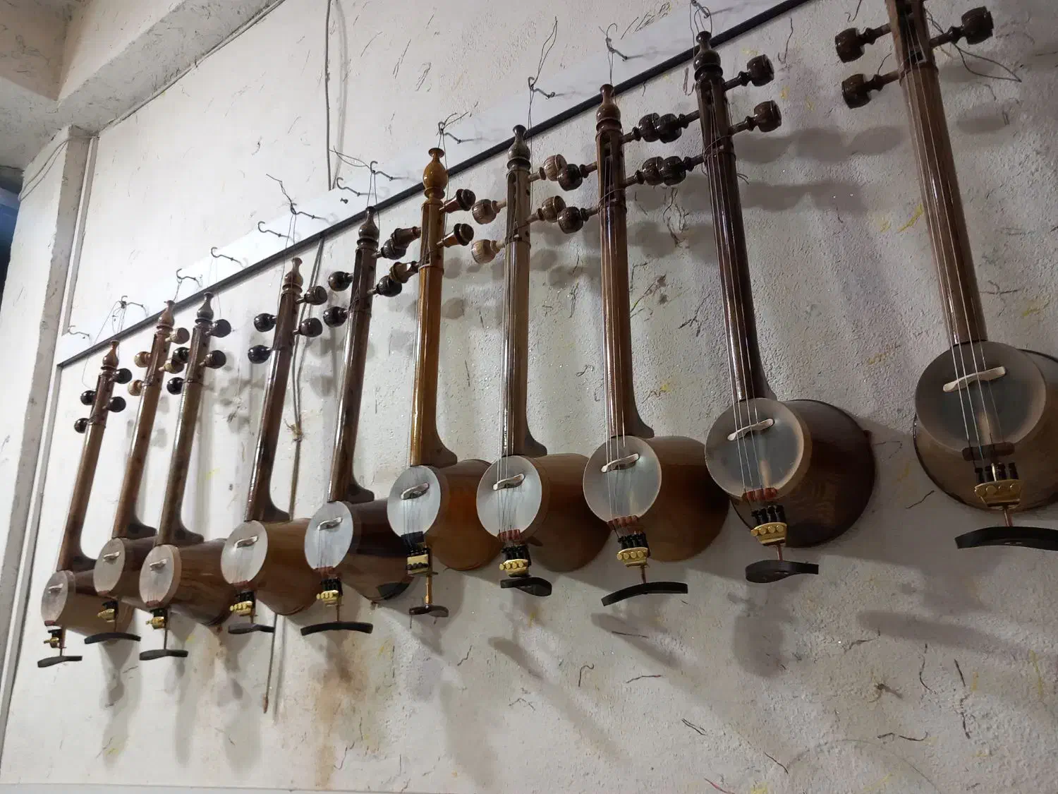 گالری موسیقی بتهوون|سازهای سنتی|اندیمشک, |دیوار