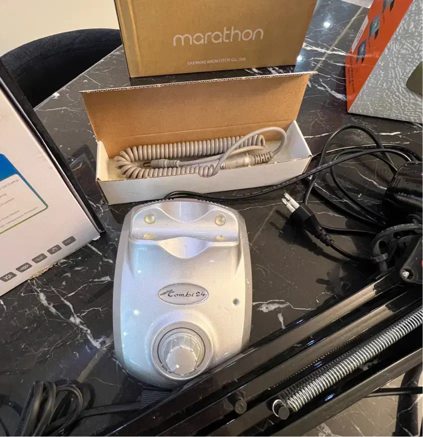 وسایل کاشت ناخن|آرایشگاه و سالن‌های زیبایی|اصفهان, باغ زیار|دیوار