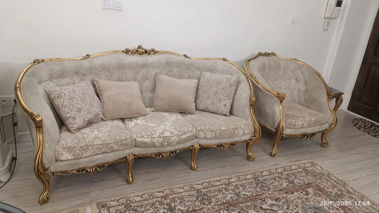 مبل کرم|مبلمان خانگی و میز عسلی|ری, فیروزآبادی|دیوار