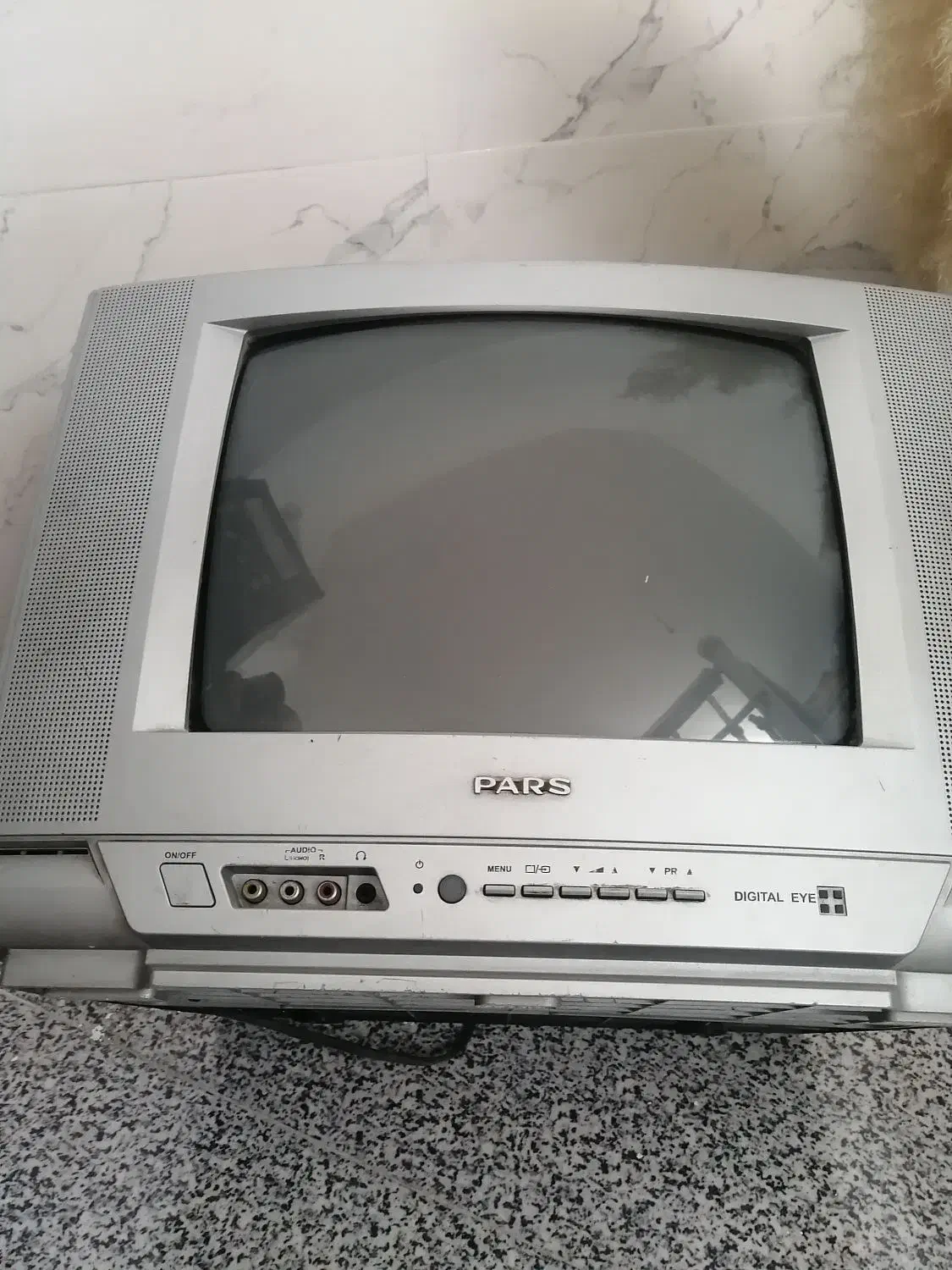 تلویزیون 14اینج سالم|تلویزیون و پروژکتور|شیراز, وزیرآباد|دیوار