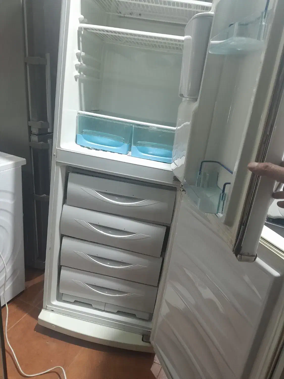 دو عدد یخچال فریزر سالم در حد نو|یخچال و فریزر|رشت, انصاری|دیوار