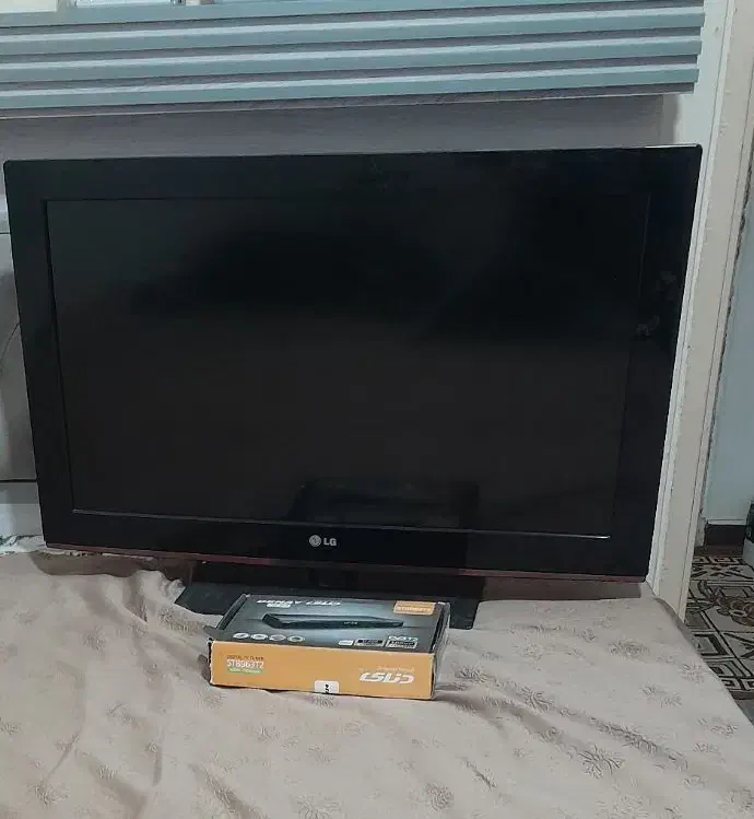تلویزیون ۳۲ اینچ ال جی و دیجیتال|تلویزیون و پروژکتور|شاهینشهر, فیض|دیوار
