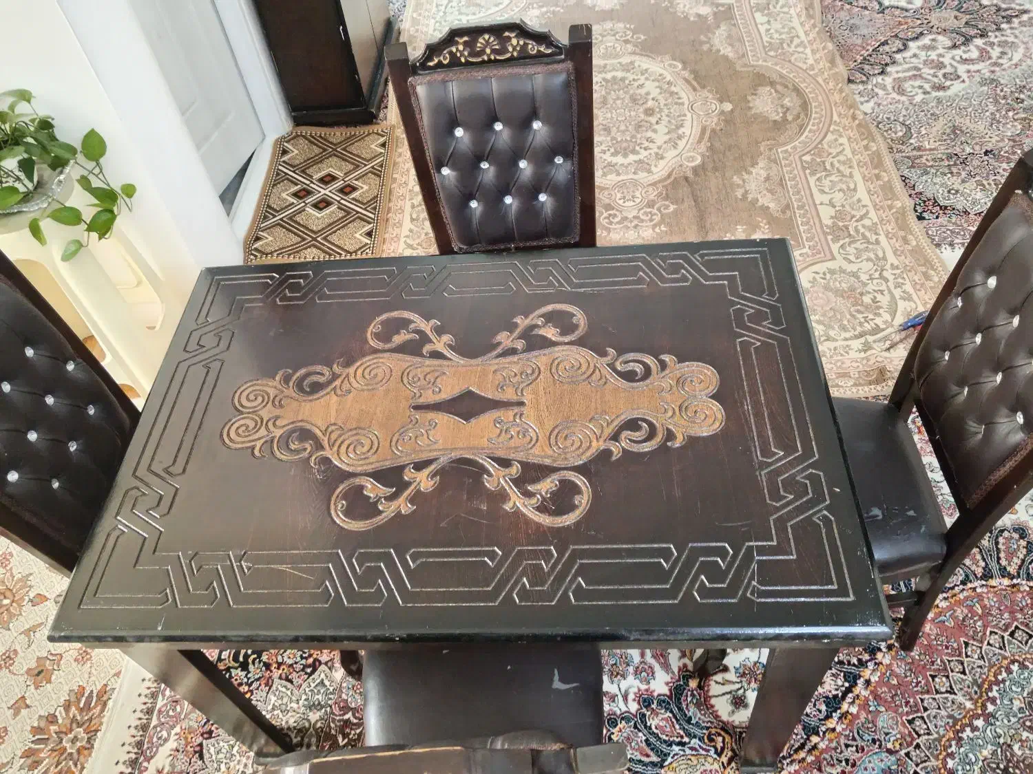 یک عدد میز نهارخوری خوب سالم مرتب|میز و صندلی غذاخوری|نیشابور, ده حلاج|دیوار