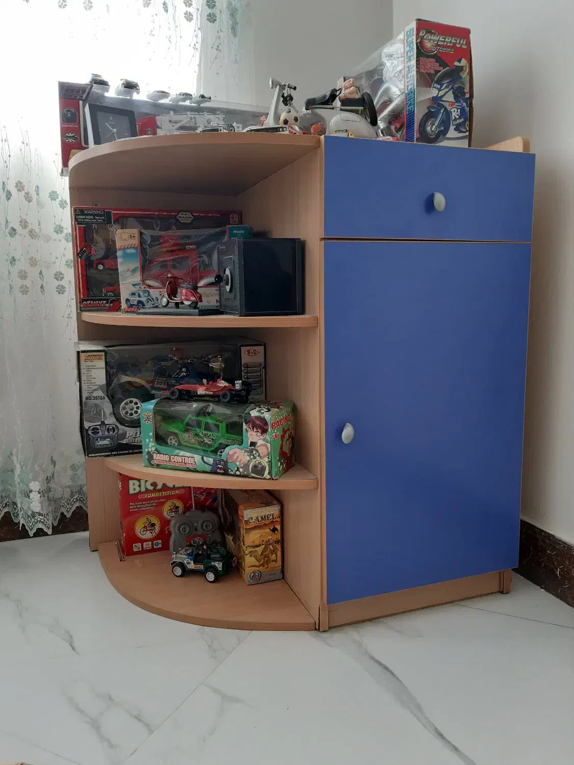 میز طبقه دار|کتابخانه، شلف، قفسه‌های دیواری|تهران, قلهک|دیوار