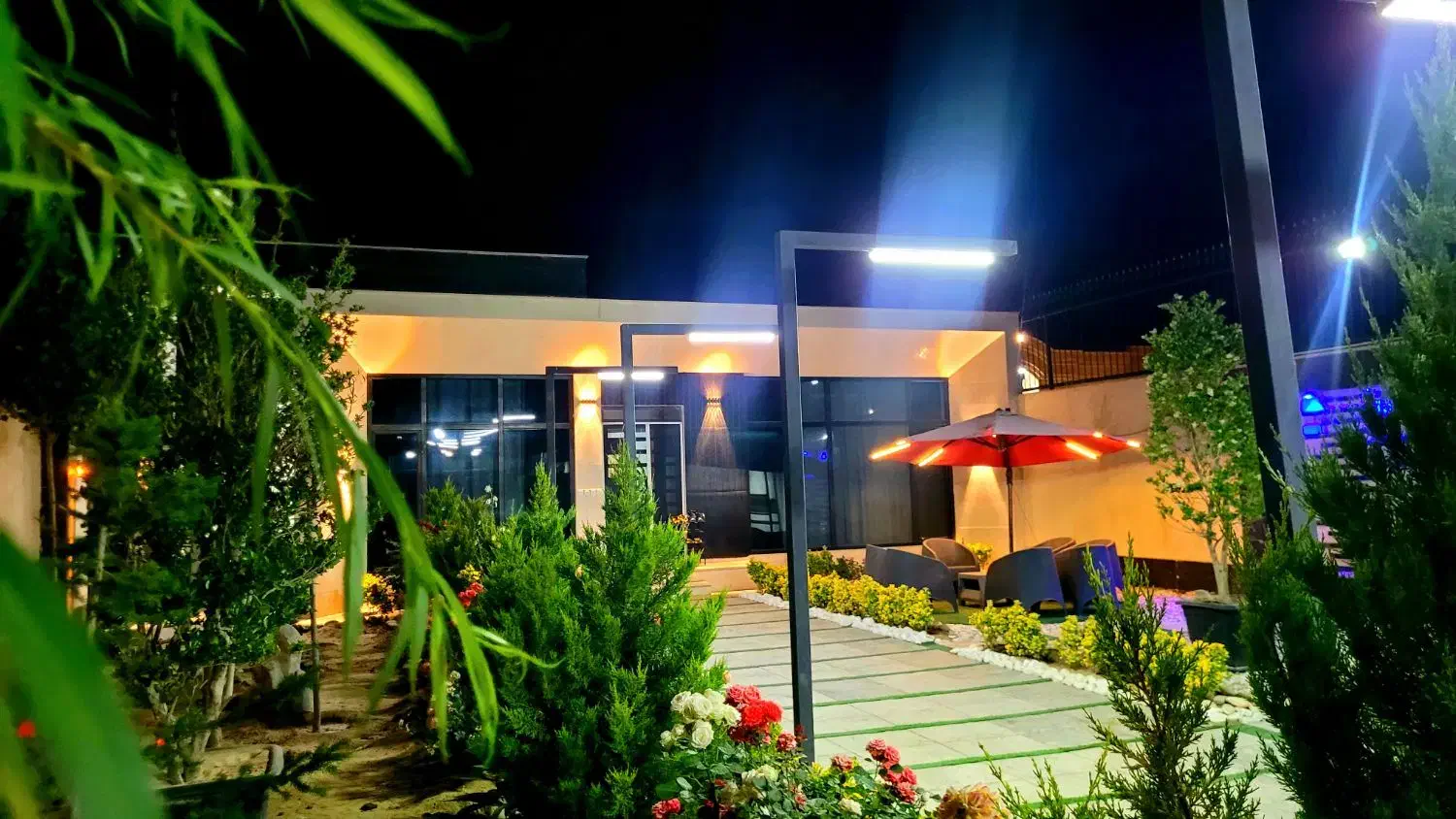 ویلا مدرن ژیــگِــس  (مالک)|اجارهٔ کوتاه‌مدت ویلا و باغ|کرج, فاز ۳ مهرشهر|دیوار